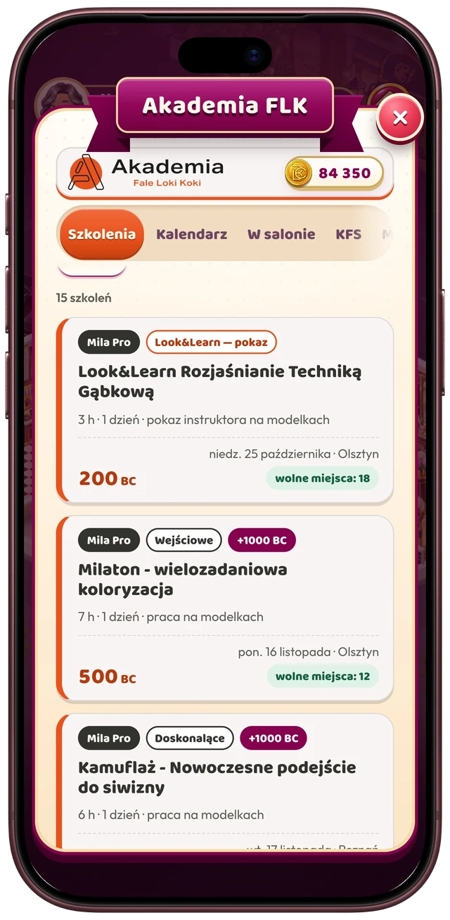 Ekran gry na iPhonie: Akademia FLK – katalog szkoleń w barwach Akademii z oryginalnym logo; karty szkoleń Mila Pro z poziomem, plakietką Look&Learn albo +1000 BC, czasem trwania, ceną, najbliższym terminem i liczbą wolnych miejsc.